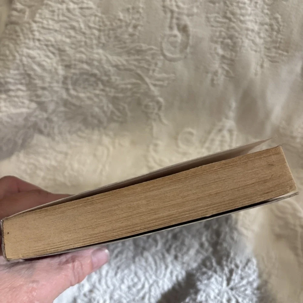 Eleventh grade Burns (The Chronicles of Vladimir Tod) - Paperback - GOOD